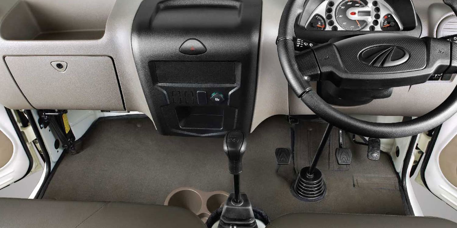 SIGNATURE MAHINDRA GRILLE